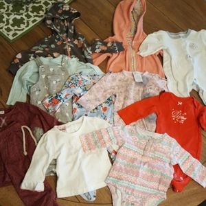 🤑 FLASH SALE 🤑 Girls 6-9 mos. lot.